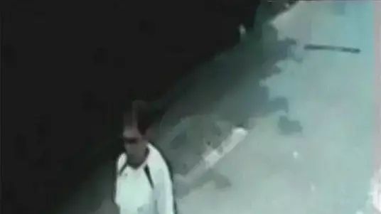 צילומי אבטחה בהם נראה אחד האזרחים האירנים החשודים בגרימת שרשרת הפיצוצים בבירת תאילנד, בנגקוק (החשוד שלא זוהה בשמו)