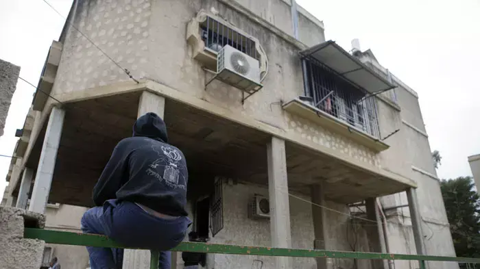 שריפה בבניין בן 4 קומות בראש העין, שם נהרגה תינוקת בת שנתיים, פברואר 2012 שריפה בבניין בן 4 קומות בראש העין, שם נהרגה תינוקת בת שנתיים, פברואר 2012