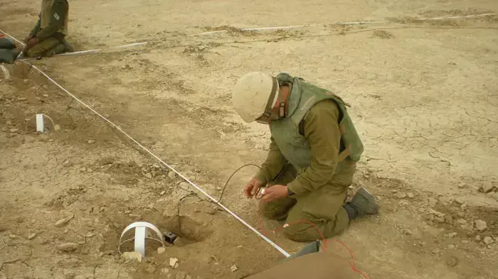 פיצוץ בבקעה: 1,500 מוקשים פוצצות בצורה מבוקרת, פברואר 2012 פיצוץ בבקעה: 1,500 מוקשים פוצצות בצורה מבוקרת, פברואר 2012