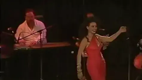 רקדנית בטן "דינא", פברואר 2012 רקדנית בטן "דינא", פברואר 2012