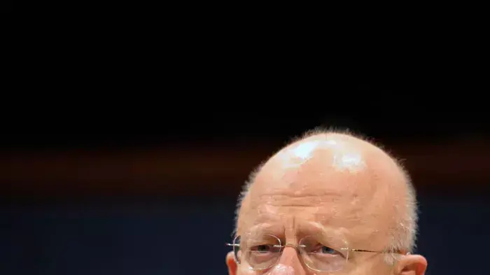 הממונה על המודיעין בממשל האמריקני, ג'יימס קלאפר, בדיון בוועדת המודיעין של בית הנבחרים, 2 בפבואר 2012