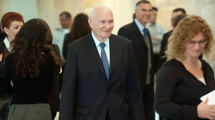מאיר שמגר מאיר שמגר