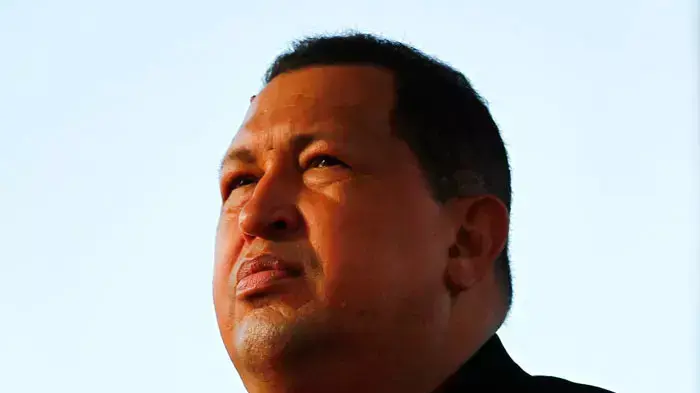 נשיא ונצואלה הוגו צ'אווס בדרך לשדה התעופה בקראקס כדי להמריד לניתוח בקובה, 25 בפברואר 2012
