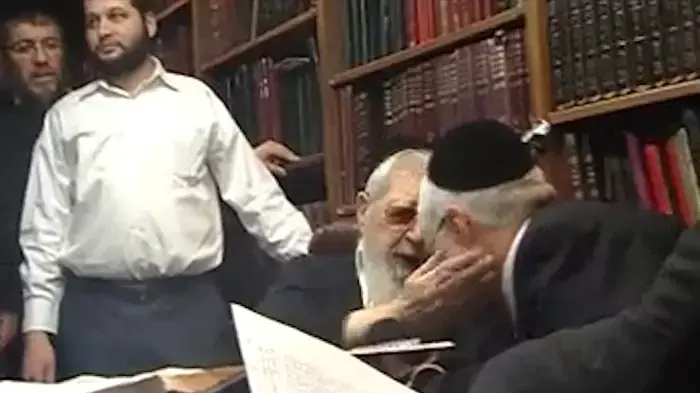 שלמה בניזרי השתחרר מהכלא: "תפרו לי תיק" שלמה בניזרי השתחרר מהכלא: "תפרו לי תיק"