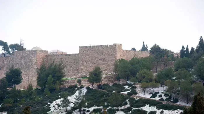 שלג ראשון יורד בירושלים שלג ראשון יורד בירושלים