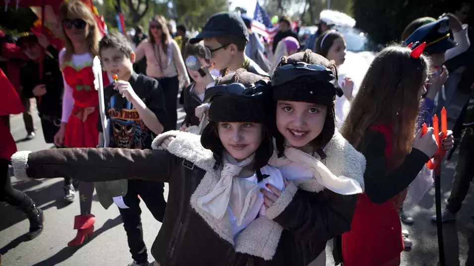 ילדים מחופשים בבתי הספר, פורים, מרץ 2012