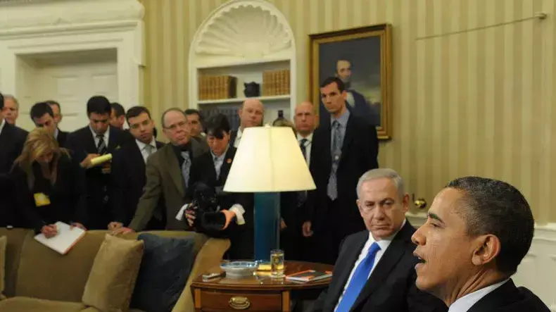 נשיא ארצות הברית ברק אובמה עם ראש ממשלת ישראל בנימין נתניהו בפגישה בבית הלבן, פברואר 2012 נשיא ארצות הברית ברק אובמה עם ראש ממשלת ישראל בנימין נתניהו בפגישה בבית הלבן, פברואר 2012