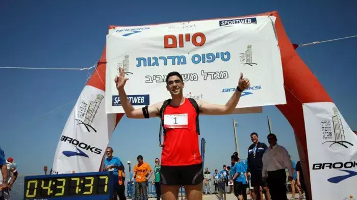 נדב בן יהודה שיאן ישראל בטיפוס גורדי שחקים נדב בן יהודה שיאן ישראל בטיפוס גורדי שחקים