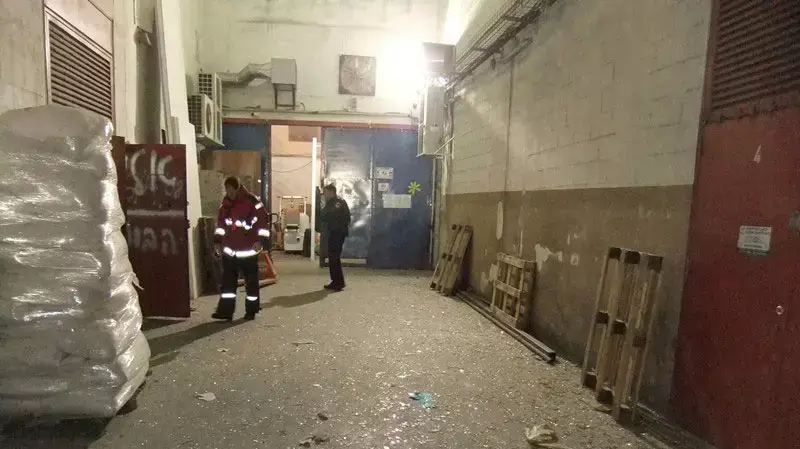 שריפה במפעל מצות בגבעת שמואל ירושלים , מרץ 2012 שריפה במפעל מצות בגבעת שמואל ירושלים , מרץ 2012