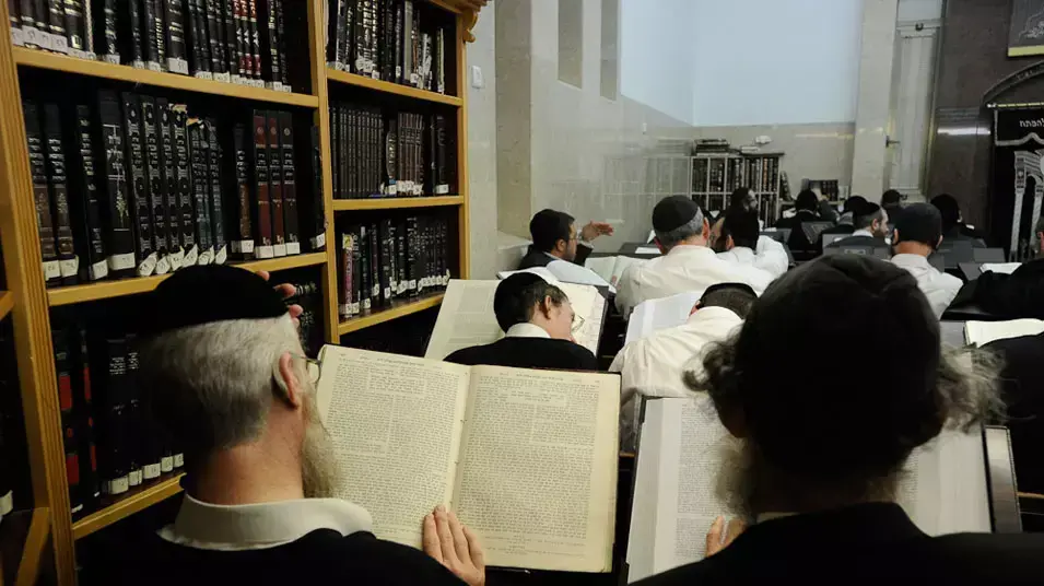 ישיבה שבה למד יונתן סנלדר בית יחיאל , מרץ 2012 ישיבה שבה למד יונתן סנלדר בית יחיאל , מרץ 2012
