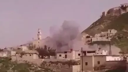 צבא סוריה מפגיז את העיירה קלעת אל-מדיק, 27 במרץ 2012