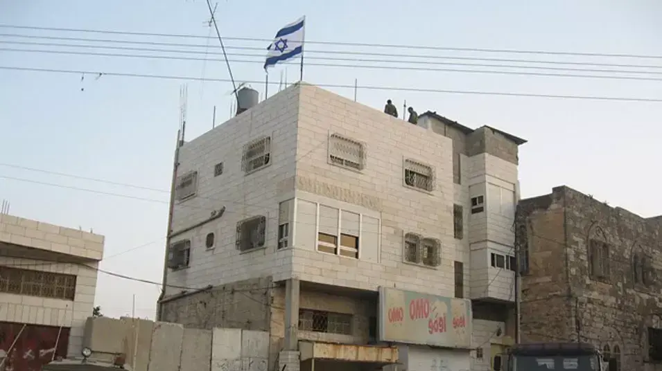 מתנחלים פלשו לבית ליד מערת המכפלה