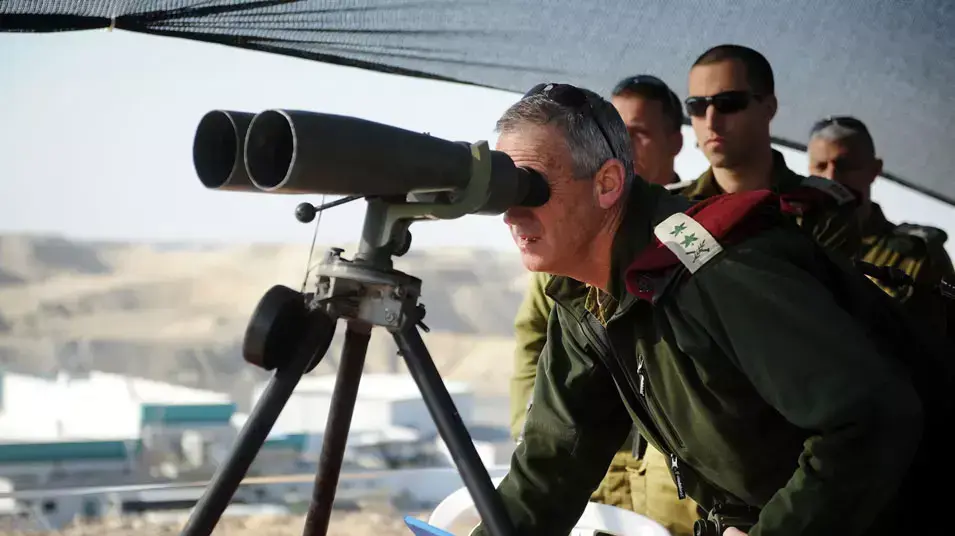 הרמטכ"ל בני גנץ בסיור בפיקוד המרכז לרגל יום האדמה. מרץ 2013 הרמטכ"ל בני גנץ בסיור בפיקוד המרכז לרגל יום האדמה. מרץ 2013