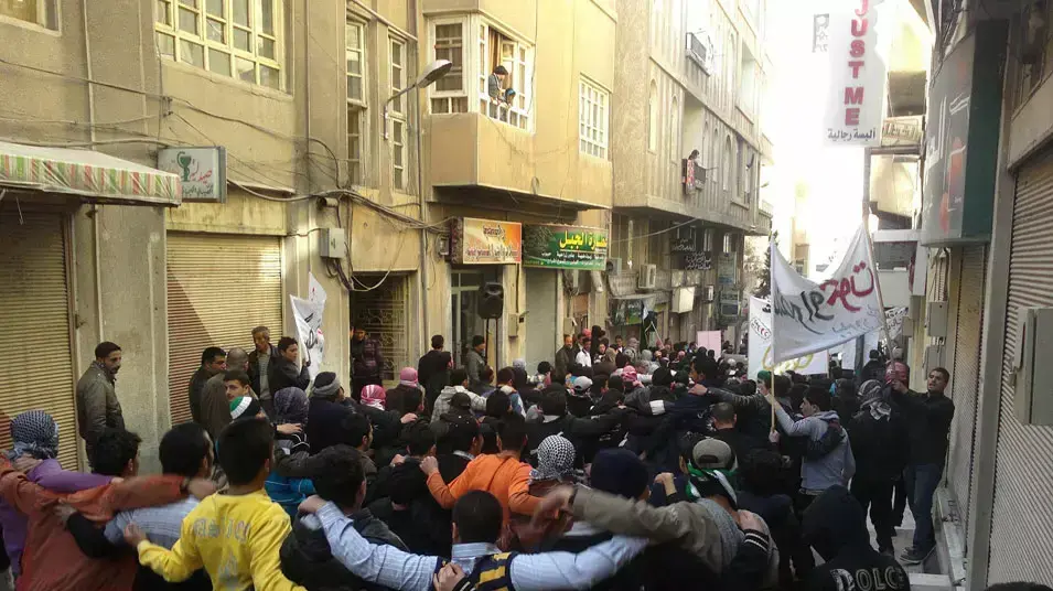 הפגנה נגד שלטון אסד בעיירה יברוד, פרבר של דמשק בירת סוריה, 30 במרץ 2012
