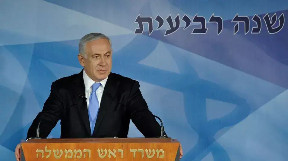 בנימין נתניהו ראש הממשלה במסיבת עיתונאים לציון תחילת השנה הרביעית לכהונת הממשלה, אפריל 2012