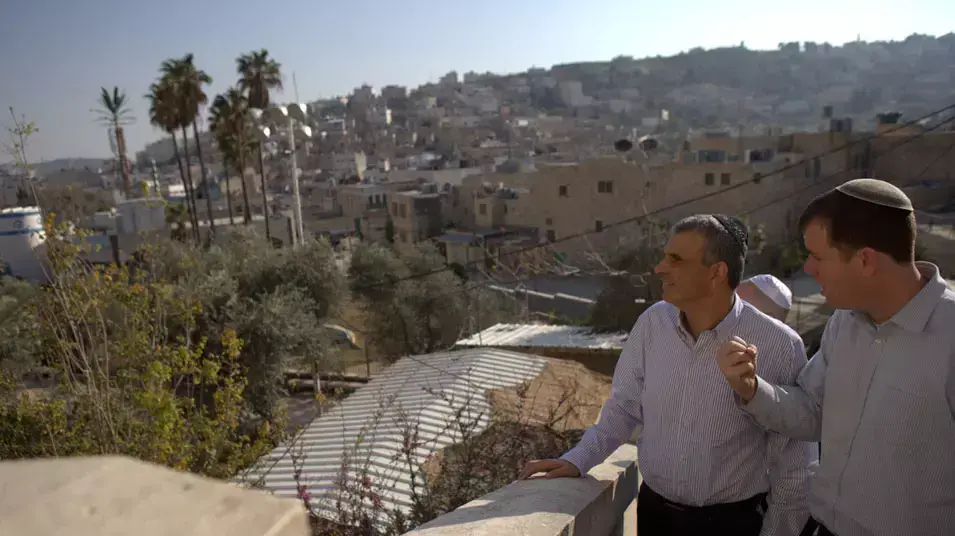 שר הרווחה והתקשרות משה כחולון בחברון, אפריל 2012 שר הרווחה והתקשרות משה כחולון בחברון, אפריל 2012