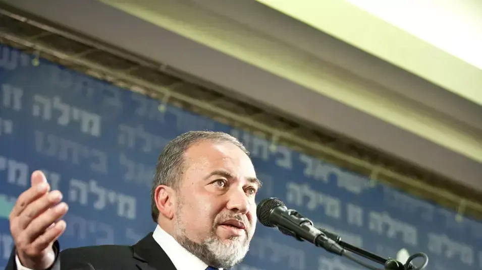 אביגדור ליברמן בהרמת כוסית של ישראל ביתנו לכבוד פסח, אפריל 2012 אביגדור ליברמן בהרמת כוסית של ישראל ביתנו לכבוד פסח, אפריל 2012
