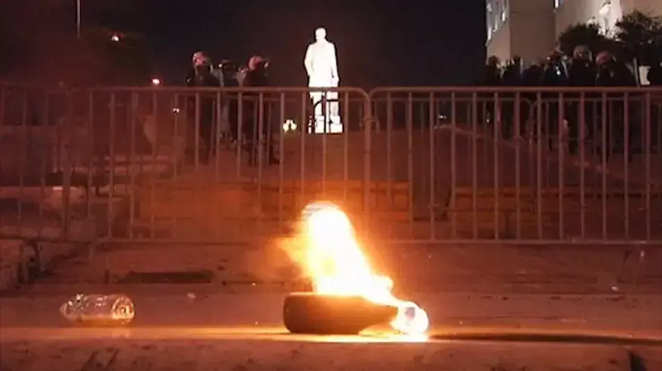 תאבדות בכיכר הציתה גל מהומות חדש