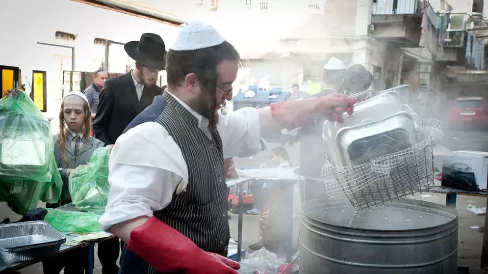 הגעלת כלים לכבוד פסח, אפריל 2012 הגעלת כלים לכבוד פסח, אפריל 2012