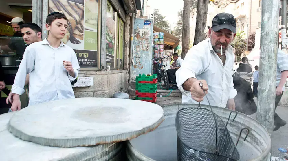 הגעלת כלים לכבוד פסח, אפריל 2012 הגעלת כלים לכבוד פסח, אפריל 2012