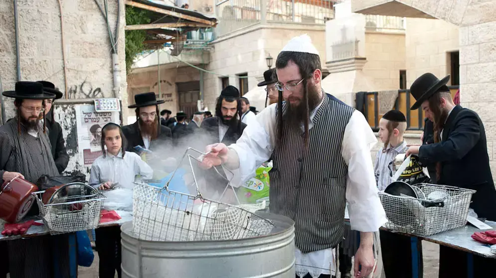 הגעלת כלים לכבוד פסח, אפריל 2012 הגעלת כלים לכבוד פסח, אפריל 2012