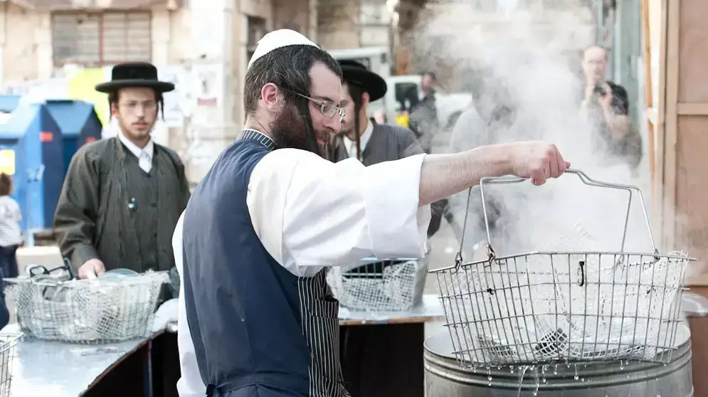 הגעלת כלים לכבוד פסח, אפריל 2012 הגעלת כלים לכבוד פסח, אפריל 2012