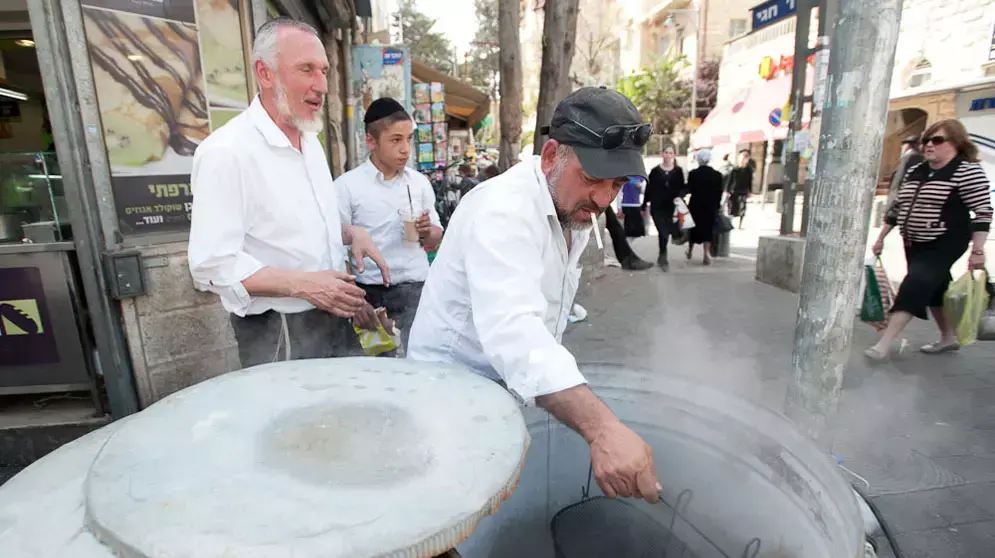 הגעלת כלים לכבוד פסח, אפריל 2012 הגעלת כלים לכבוד פסח, אפריל 2012
