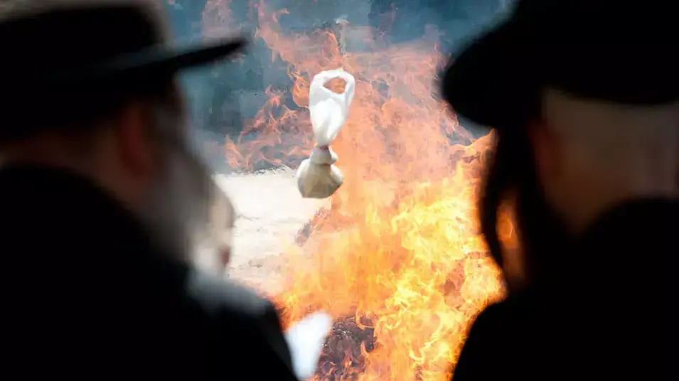שריפת חמץ במאה שערים והשכונות הסמוכות שריפת חמץ במאה שערים והשכונות הסמוכות
