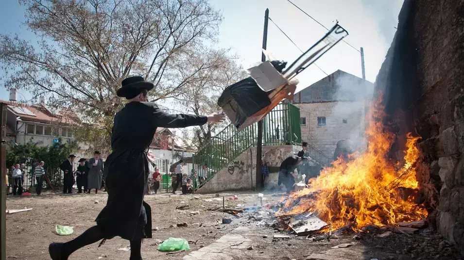 שריפת חמץ במאה שערים והשכונות הסמוכות שריפת חמץ במאה שערים והשכונות הסמוכות