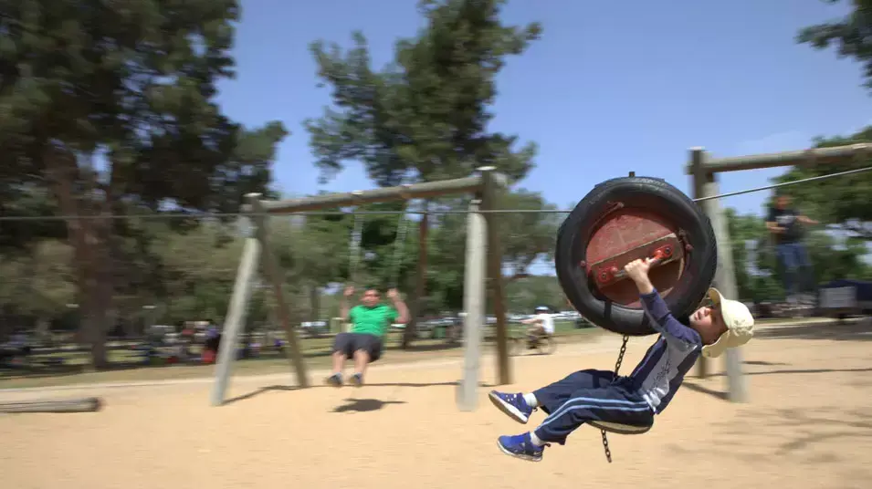 מבלים בחג הפסח בפארק הירקון בתל אביב מבלים בחג הפסח בפארק הירקון בתל אביב