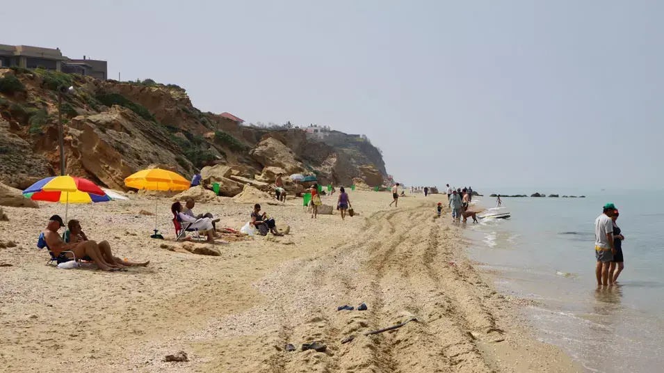 מבלים בחג הפסח בחוף בית ינאי מבלים בחג הפסח בחוף בית ינאי