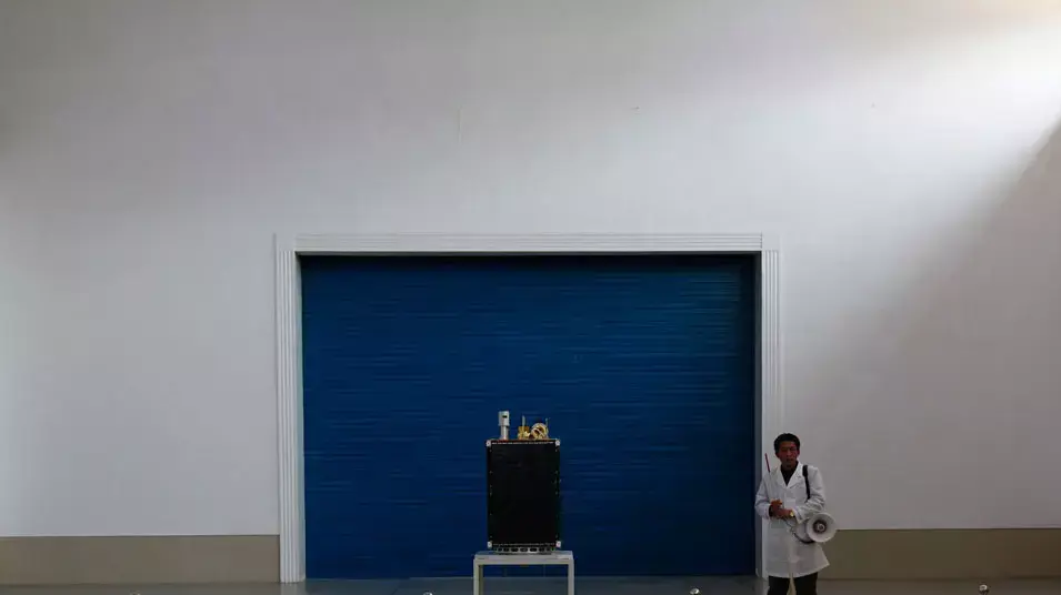 צפון קוריאה מציגה לראווה את אתר שיגור הטיל שאמור לטענתה לשאת לחלל את הלוויין "קוואנג-מיונג-סונג 3" ("שביל החלב 3"), אך בעולם טוענים כי הא טיל בליסטי, 8 באפריל 2012 צפון קוריאה מציגה לראווה את אתר שיגור הטיל שאמור לטענתה לשאת לחלל את הלוויין "קוואנג-מיונג-סונג 3" ("שביל החלב 3"), אך בעולם טוענים כי הא טיל בליסטי, 8 באפריל 2012