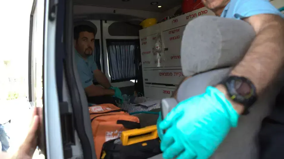היהודי שנורה בקייב נוחת בנתב"ג היהודי שנורה בקייב נוחת בנתב"ג