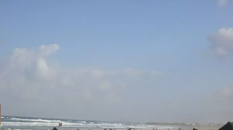 מטיילים בפסח חוף בית ינאי מטיילים בפסח חוף בית ינאי