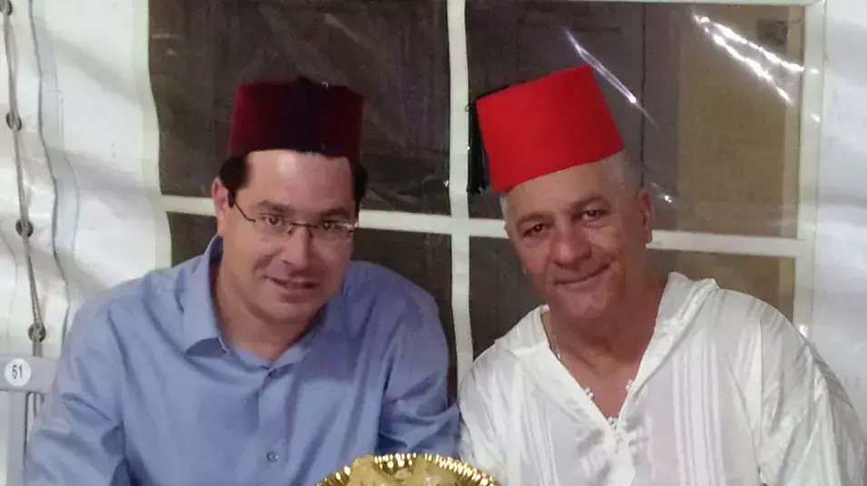 אופיר אקוניס במימונה אופיר אקוניס במימונה