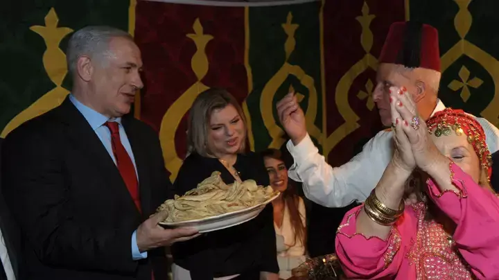 בנימין נתניהו בחגיגות מימונה באור עקיבא אפריל 2012 בנימין נתניהו בחגיגות מימונה באור עקיבא אפריל 2012