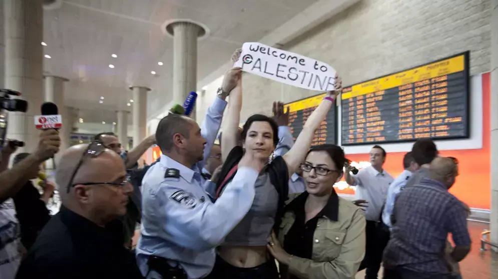 כוננות לקראת בואם של פעילים פרו פלסטינים לנתב"ג כוננות לקראת בואם של פעילים פרו פלסטינים לנתב"ג