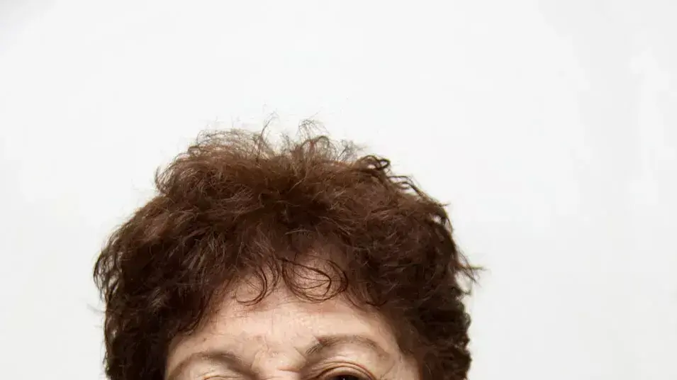 ארטמיס מירון ניצולת שואה מדליקה משואה משואות יום השואה ארטמיס מירון ניצולת שואה מדליקה משואה משואות יום השואה