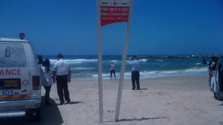 חיפושים אחר ילד שאבד בחוף, אשקלון חיפושים אחר ילד שאבד בחוף, אשקלון