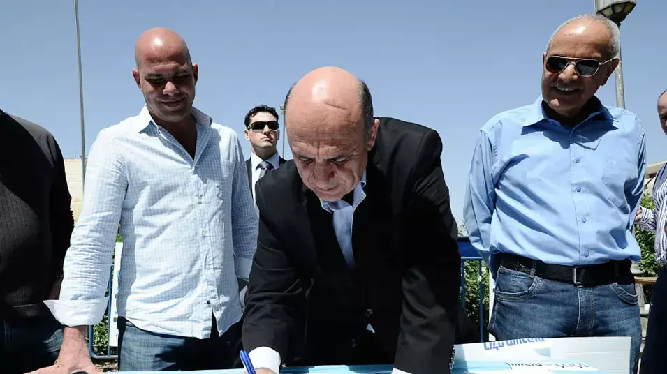 מופז מבקר במאהל הפראיירים מופז מבקר במאהל הפראיירים