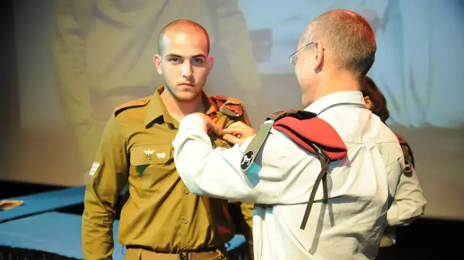 סמל גל וינגרטן מקבל צל"ש מאלוף פיקוד המרכז