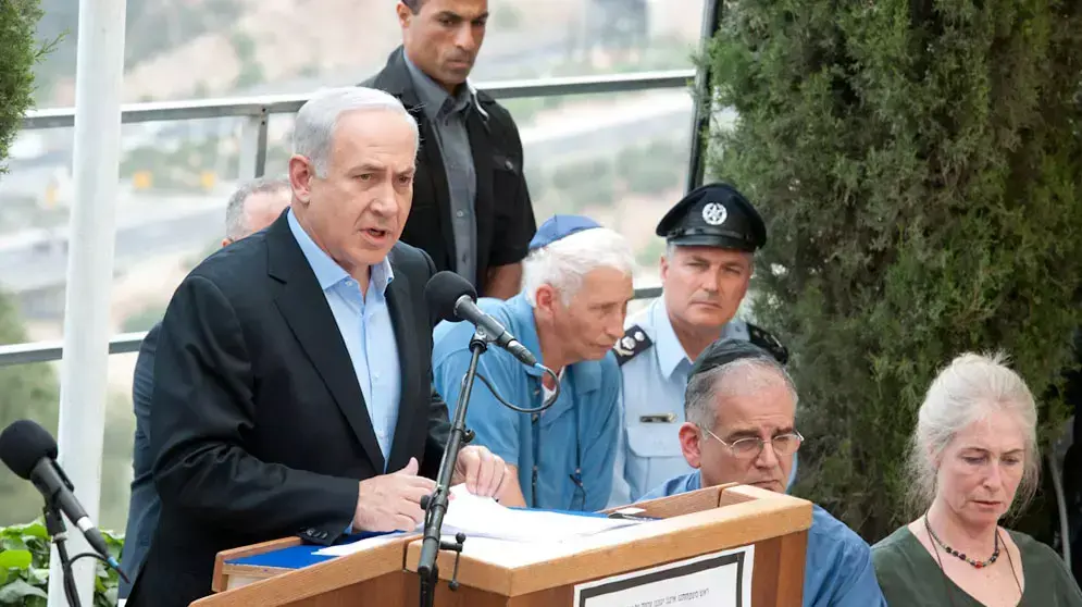 ראש הממשלה בנימין נתניהו בהלוויה של בן ציון נתניהו אביו של ראש הממשלה, אפריל 2012 ראש הממשלה בנימין נתניהו בהלוויה של בן ציון נתניהו אביו של ראש הממשלה, אפריל 2012