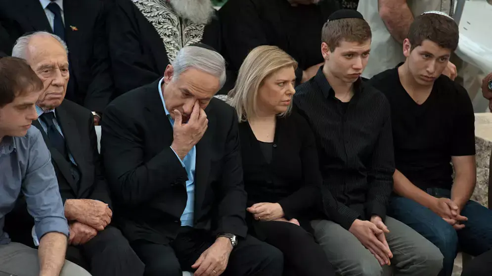 ראש הממשלה בנימין נתניהו בהלוויה של בן ציון נתניהו אביו של ראש הממשלה, אפריל 2012 ראש הממשלה בנימין נתניהו בהלוויה של בן ציון נתניהו אביו של ראש הממשלה, אפריל 2012