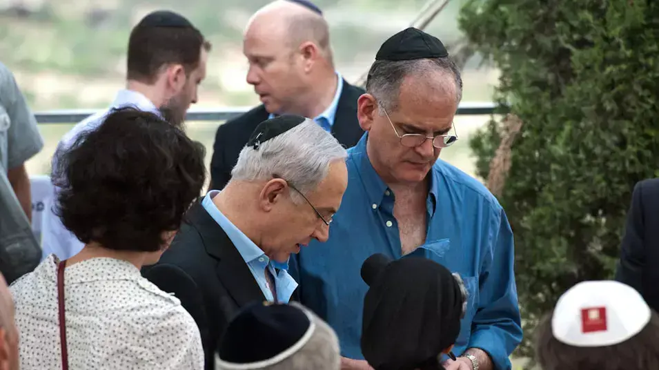 ראש הממשלה בנימין נתניהו בהלוויה של בן ציון נתניהו אביו של ראש הממשלה, אפריל 2012