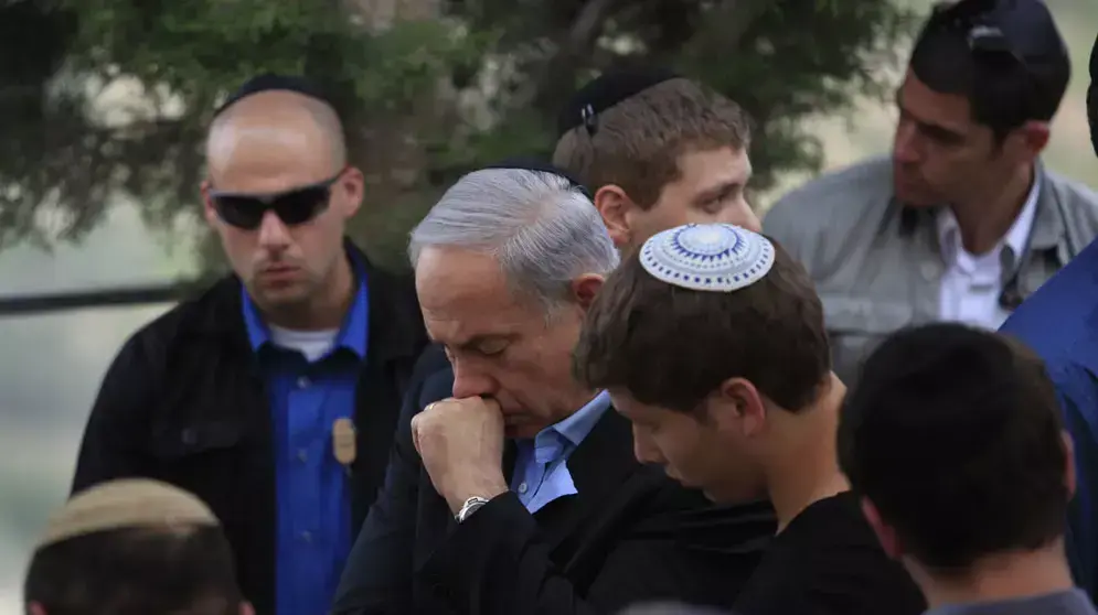 ראש הממשלה בנימין נתניהו בהלוויה של בן ציון נתניהו אביו של ראש הממשלה, אפריל 2012