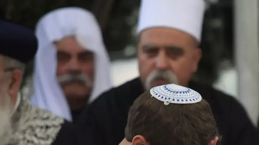 שרה נתניהו בהלוויה של בן ציון נתניהו אביו של ראש הממשלה, אפריל 2012
