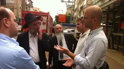 מאהל הפראיירים בביקור בבני ברק, אפריל 2012