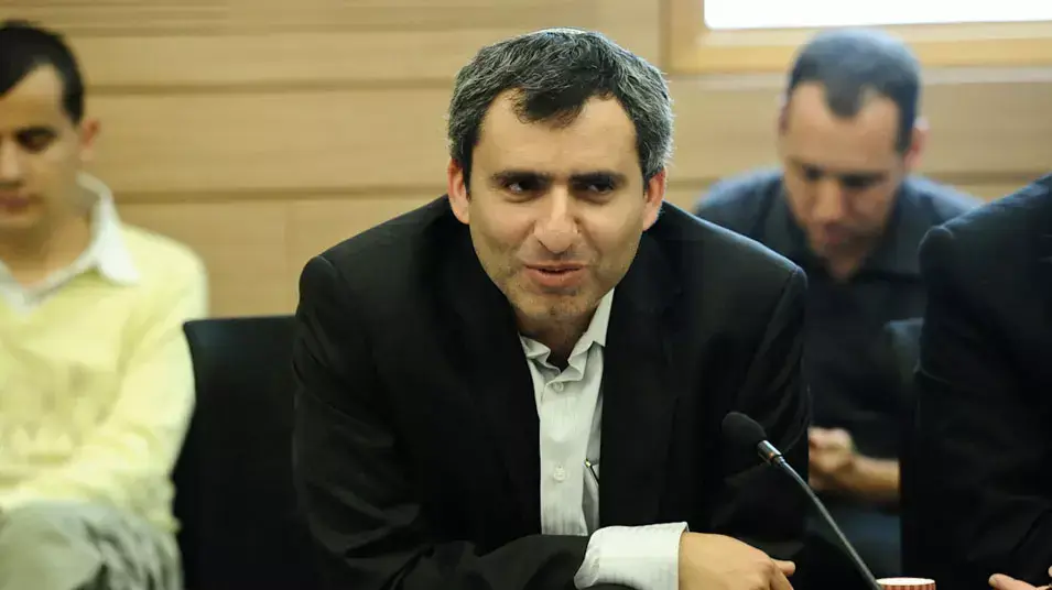 חבר הכנסת זאב אלקין בוועדת הכנסת אשר התכנסה לדיון על הצעת החוק לפיזור הכנסת, מאי 2012 חבר הכנסת זאב אלקין בוועדת הכנסת אשר התכנסה לדיון על הצעת החוק לפיזור הכנסת, מאי 2012