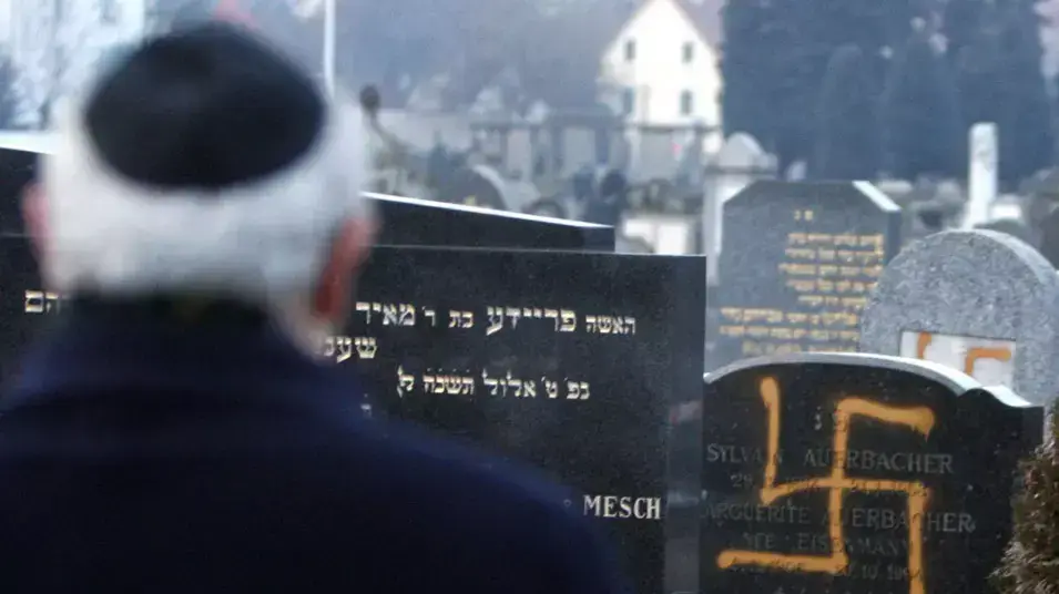 קברי יהודים שחוללו בשטרסבורג, צרפת