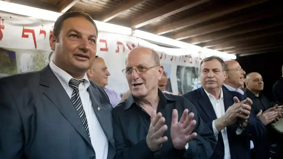 חברי כנסת ושרים חוגגים ל"ג בעומר במושב זיתן, מאי 2012 חברי כנסת ושרים חוגגים ל"ג בעומר במושב זיתן, מאי 2012